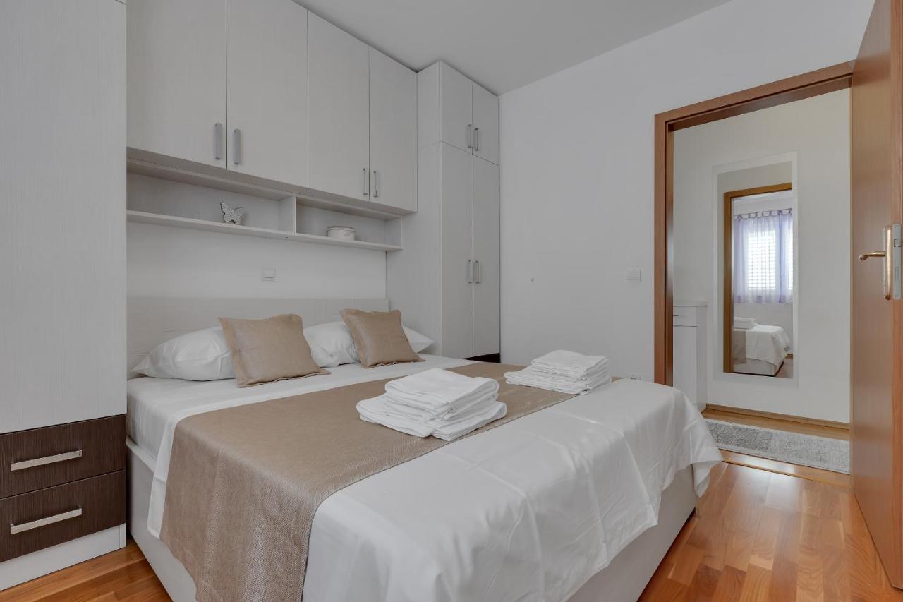 Apartment Pine Fine With Free Parking 마카르스카 외부 사진
