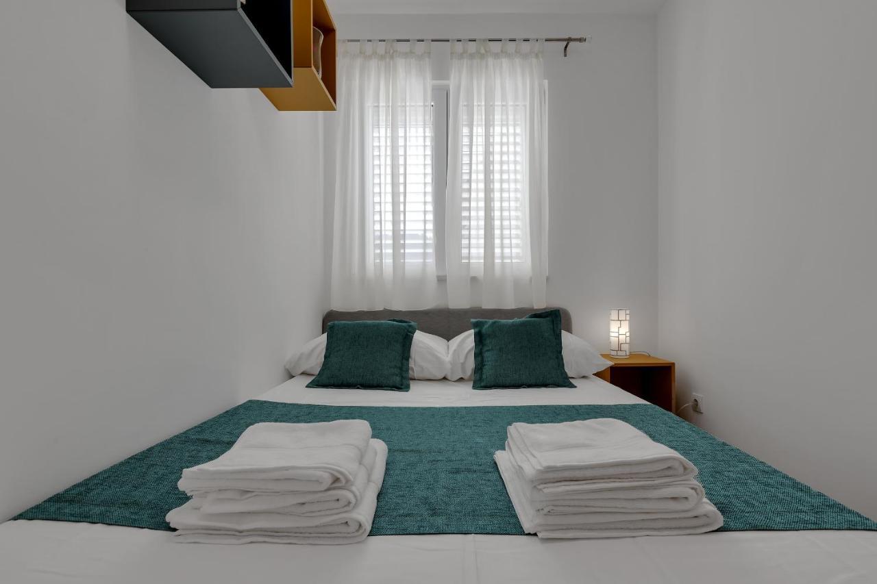Apartment Pine Fine With Free Parking 마카르스카 외부 사진